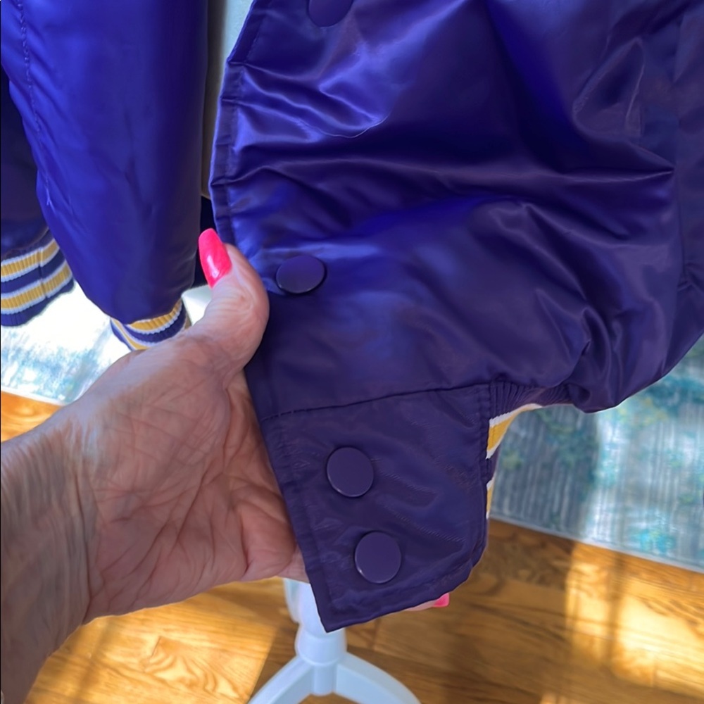 LA Lakers Purple Jacket - Picture 12 of 16